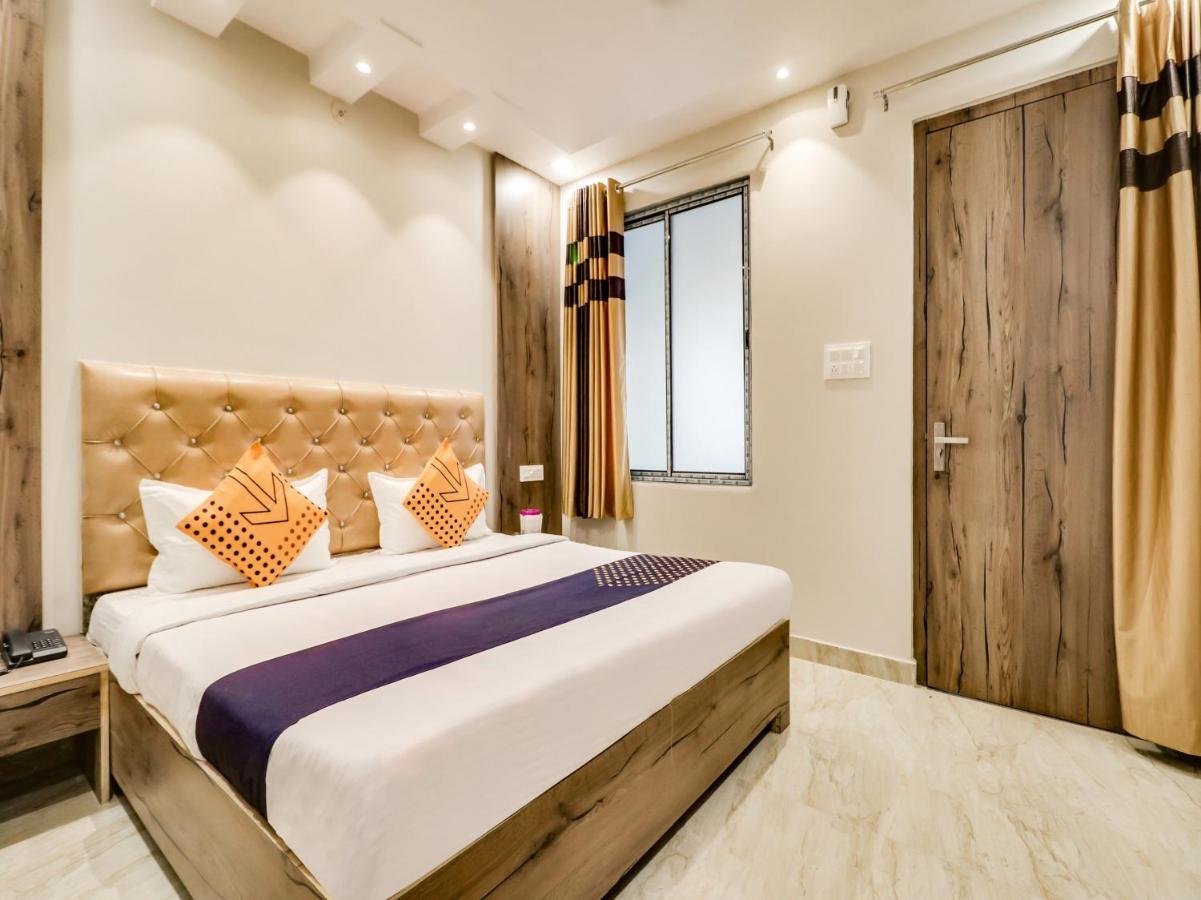Spot On 69549 Hotel Shri Ram Kashi Muthiganj Eksteriør billede