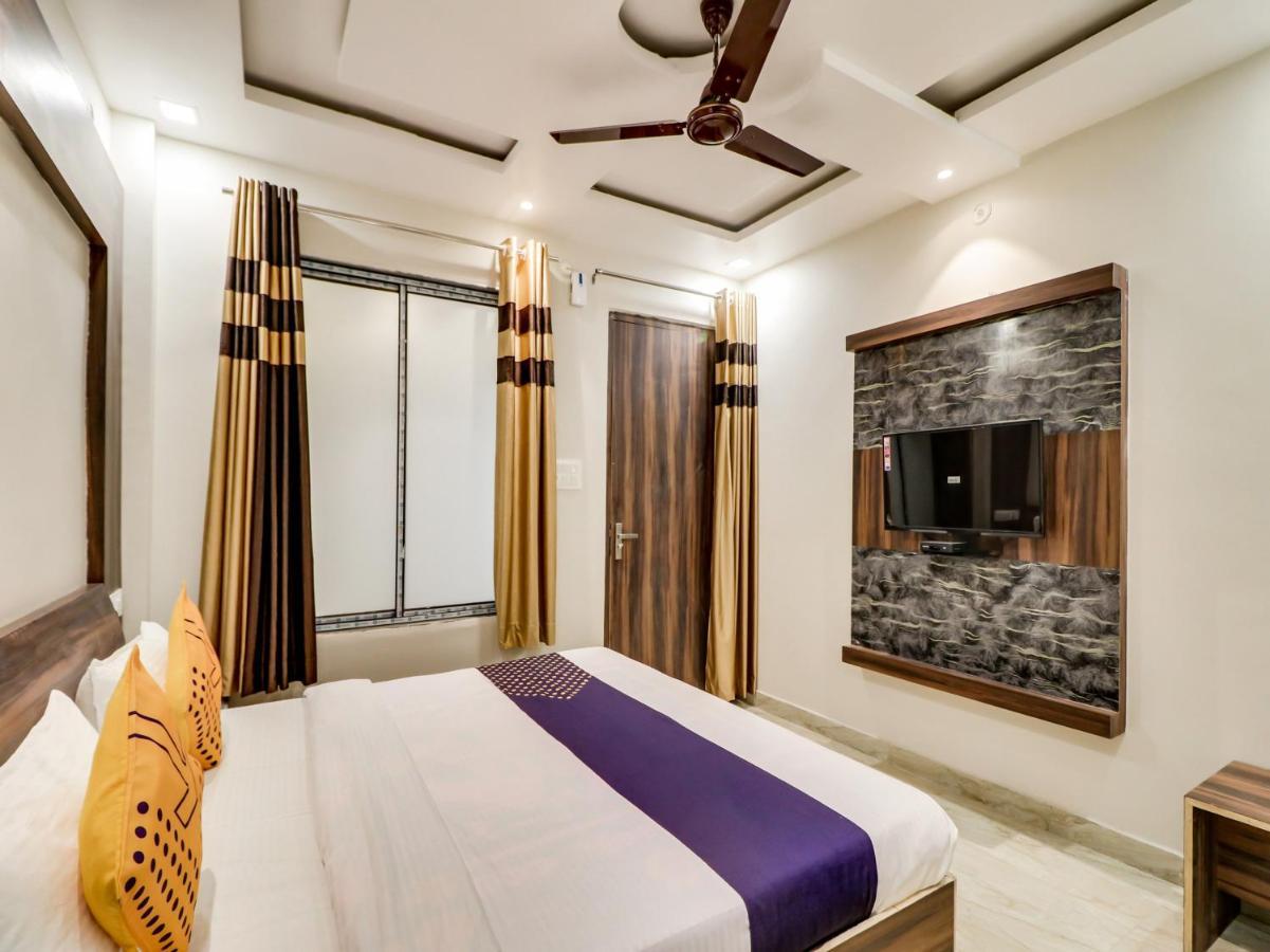 Spot On 69549 Hotel Shri Ram Kashi Muthiganj Eksteriør billede